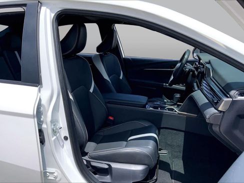 Used 2025 Toyota Camry SE w/ Multimedia Upgrade Package FWD image 9