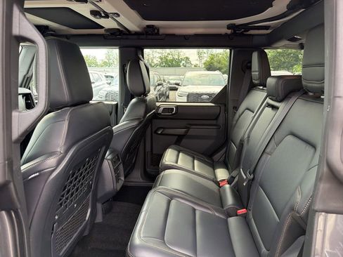 Used 2025 Ford Bronco Badlands AWD/4WD image 10