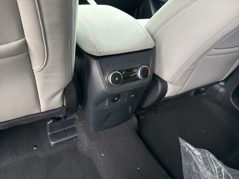 New 2026 Ford Explorer Active w/ Active Comfort Package AWD/4WD image 10