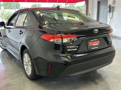 Used 2026 Toyota Corolla LE w/ LE Premium Package FWD image 5
