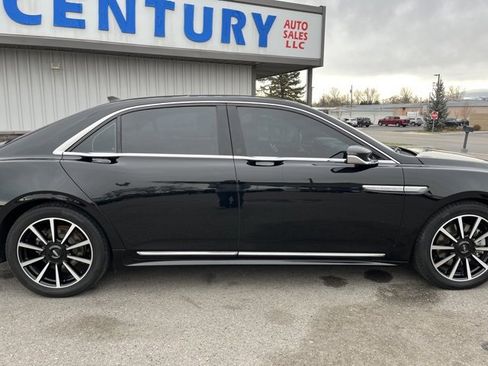Used 2018 Lincoln Continental Reserve w/ Continental Climate Package image 12