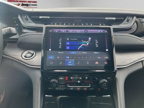 Used 2022 Jeep Grand Cherokee Limited 4xe w/ Luxury Tech Group II AWD/4WD image 36