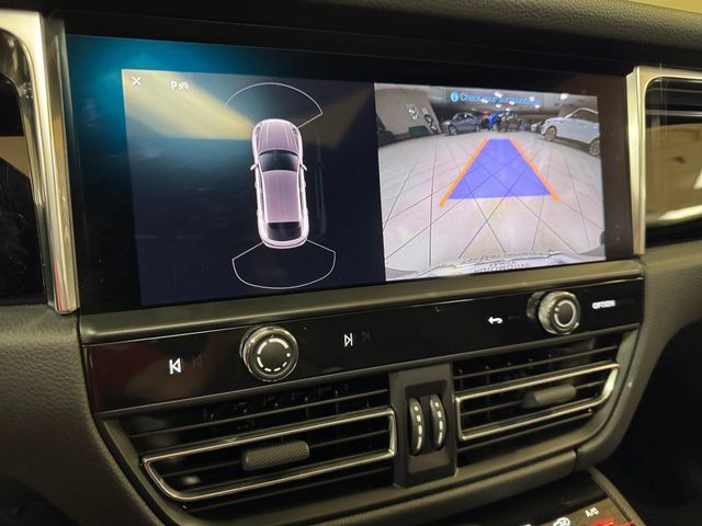 Used 2025 Porsche Macan AWD/4WD image 15