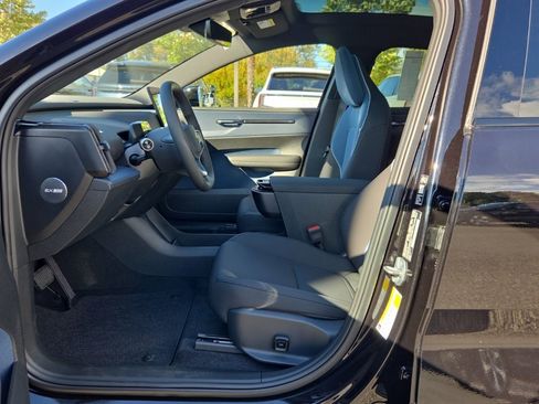 New 2025 Volvo EX30 Plus w/ Protection Package Premier image 4