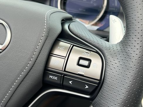 Used 2025 Lexus LC 500 Convertible w/ Touring Package RWD image 26