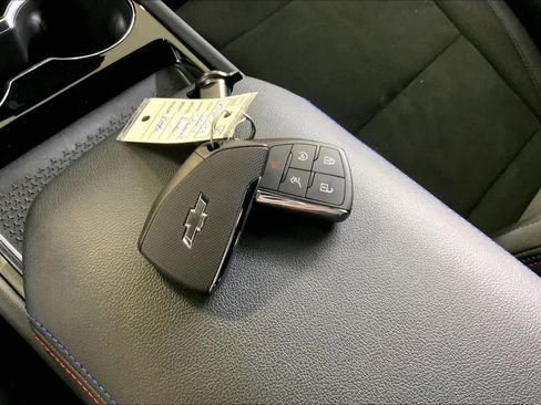Used 2024 Chevrolet Blazer EV RS AWD/4WD image 14