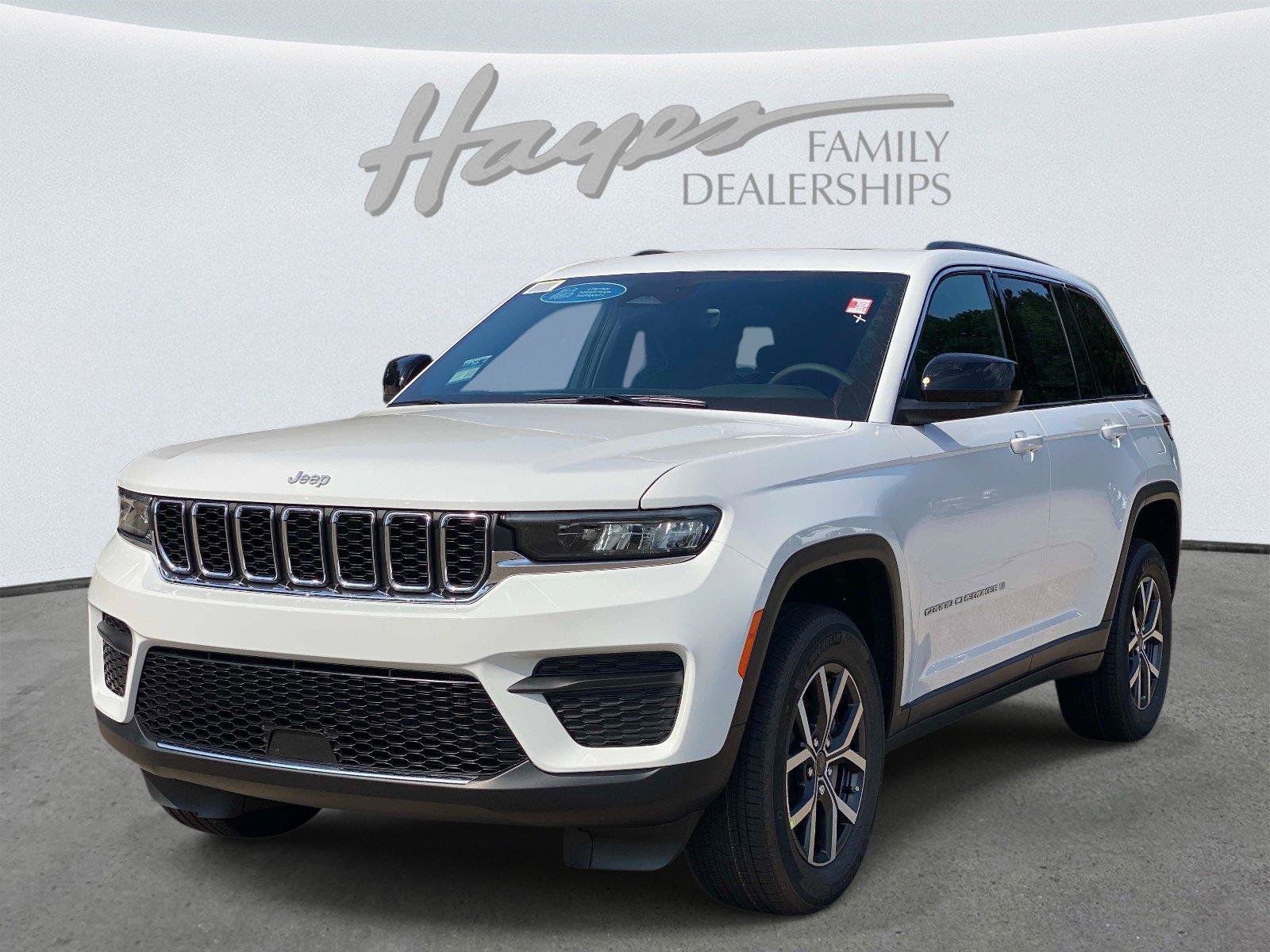 New 2027 Jeep Grand Cherokee Laredo X RWD image 6