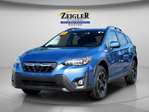 Used 2023 Subaru Crosstrek 2.0i Premium AWD/4WD image 3