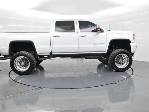 Used 2017 GMC Sierra 2500 Denali w/ Duramax Plus Package image 5