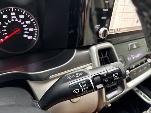 Used 2023 Kia Sorento S w/ Panoramic Sunroof Package image 16