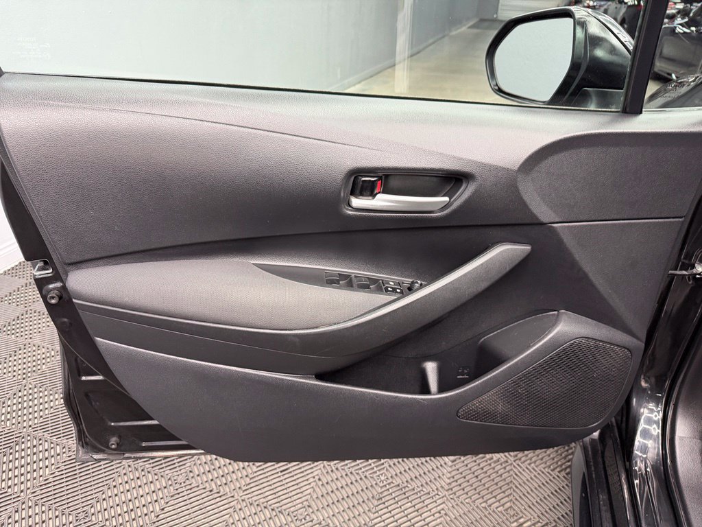 Used 2021 Toyota Corolla LE w/ Carpet Mat Package (TMS) FWD image 35