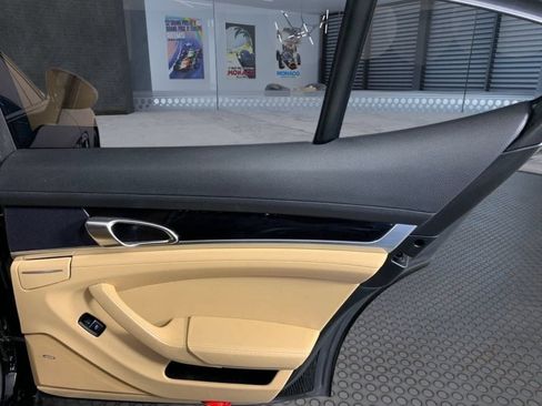 Used 2013 Porsche Panamera image 12