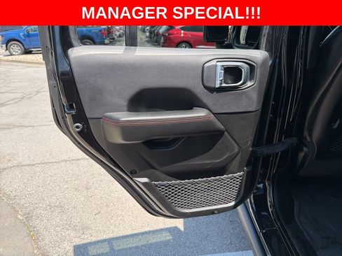 Used 2024 Jeep Wrangler Unlimited Rubicon AWD/4WD image 18