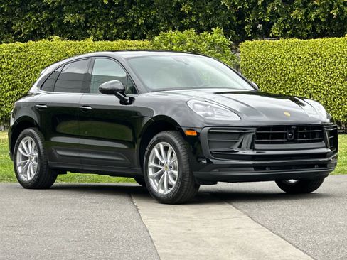 New 2026 Porsche Macan image 10