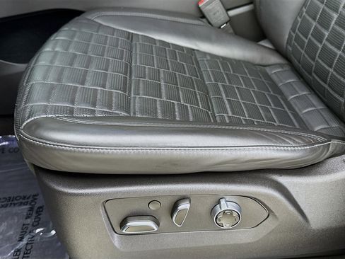 Used 2025 Cadillac Escalade Sport Platinum w/ LPO, ONYX Package image 20