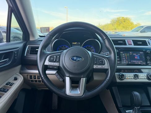 Used 2016 Subaru Outback 2.5i Limited AWD/4WD image 8