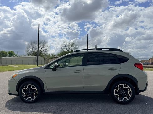 Used 2017 Subaru Crosstrek 2.0i Limited AWD/4WD image 6