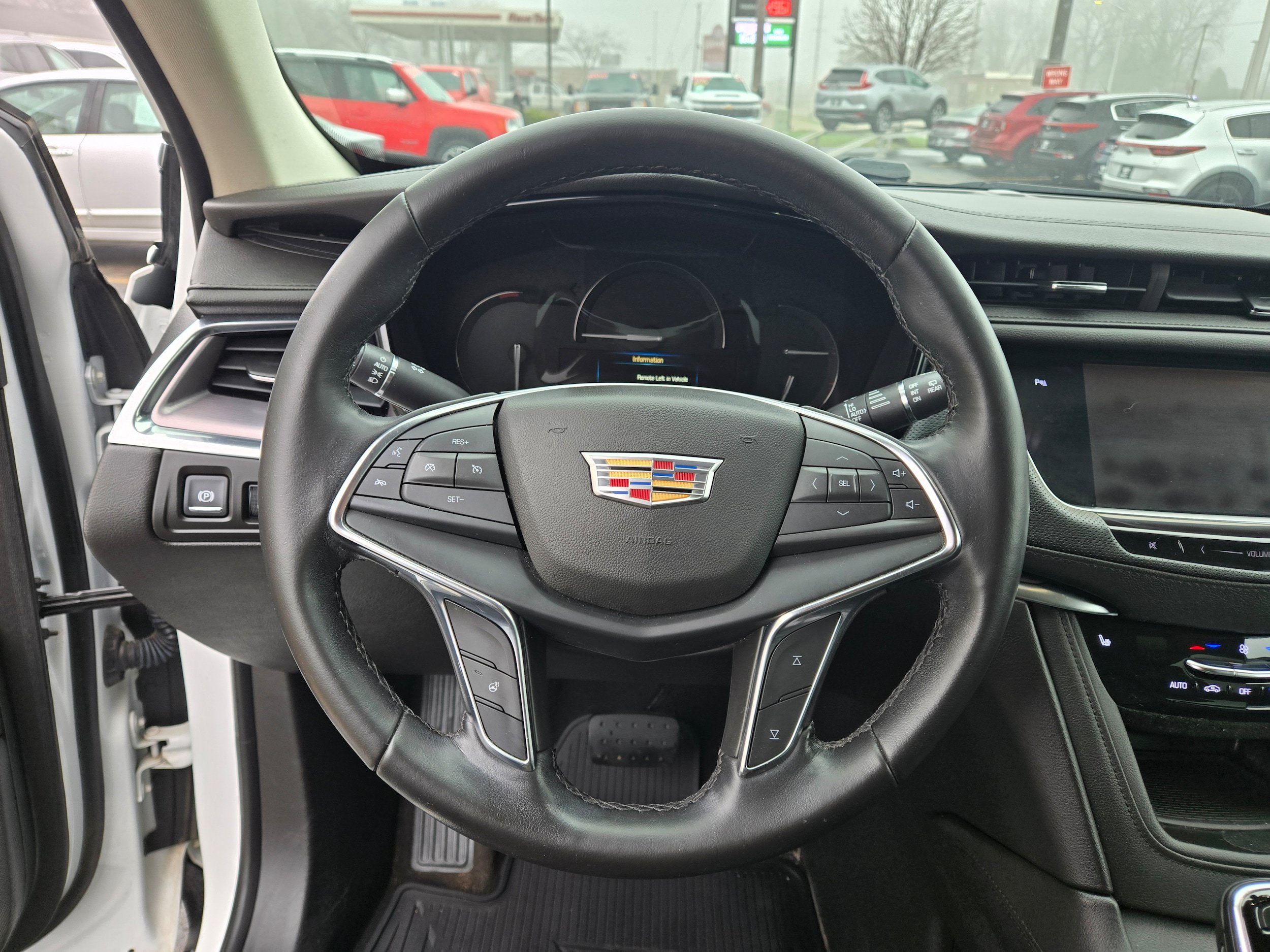 Used 2018 Cadillac XT5 Luxury AWD/4WD image 6