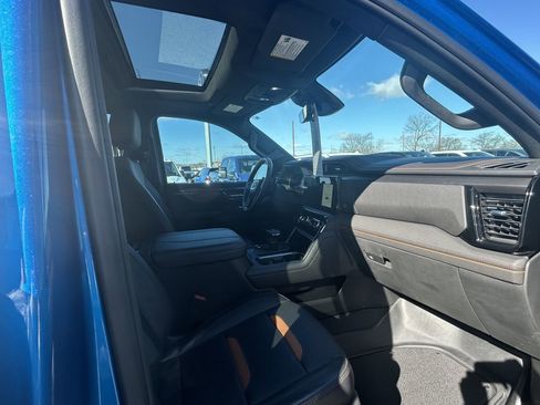 Used 2023 GMC Sierra 1500 AT4 w/ AT4 Premium Package image 12