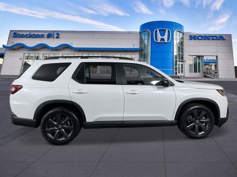 New 2026 Honda Pilot Sport image 6