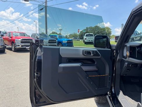 Used 2023 Ford Bronco Badlands AWD/4WD image 14