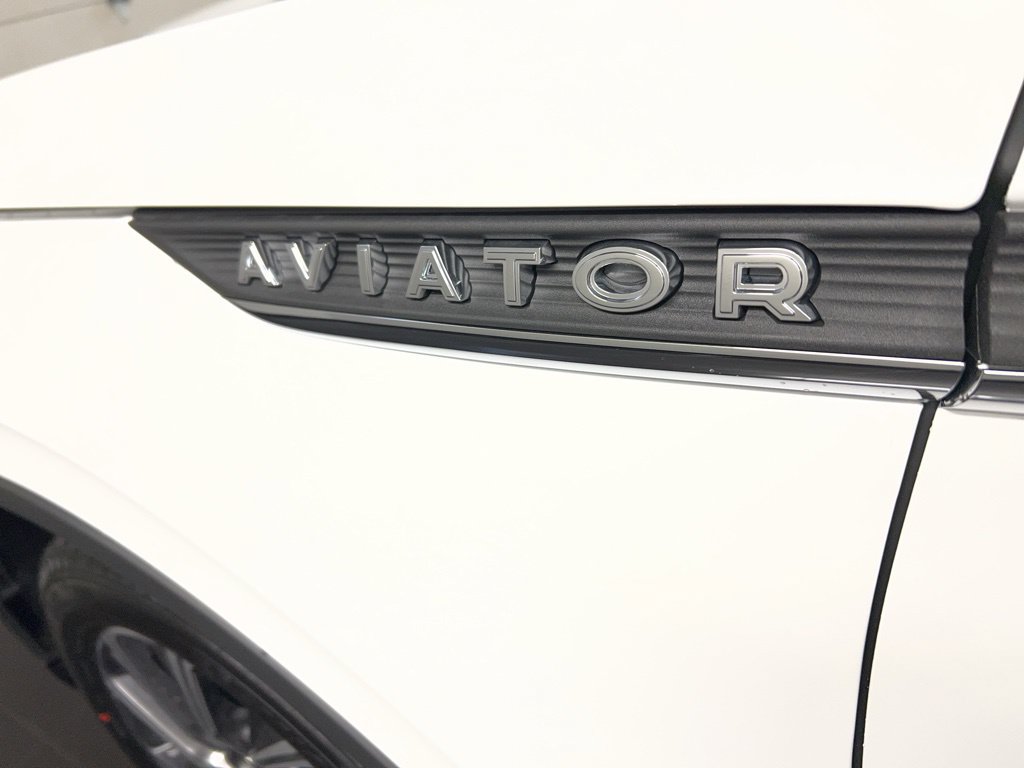 Used 2026 Lincoln Aviator AWD image 37