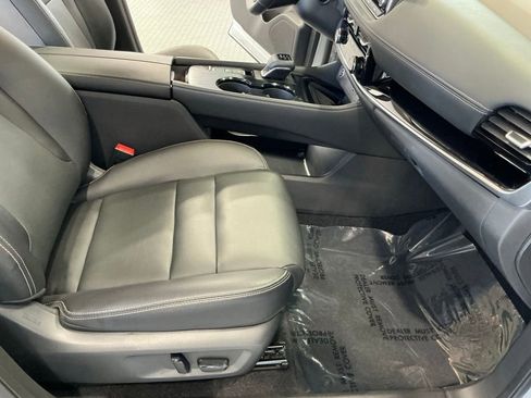 Used 2022 Nissan Rogue SL image 11