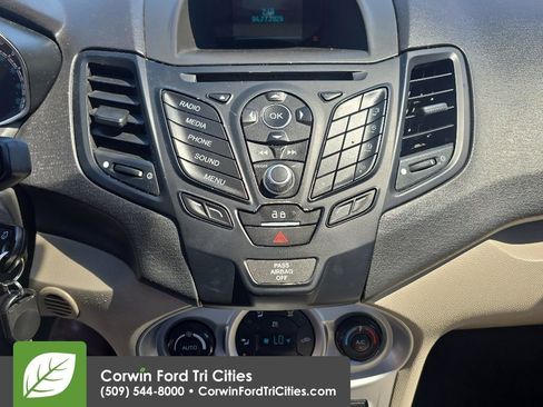 Used 2016 Ford Fiesta SE w/ Cold Weather Package FWD image 16