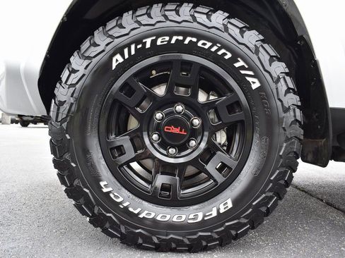 Used 2022 Toyota 4Runner TRD Off-Road Premium w/ Moonroof Package AWD/4WD image 12