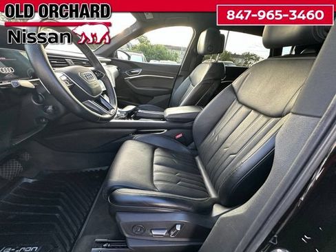 Used 2022 Audi e-tron S Premium Plus AWD/4WD image 9