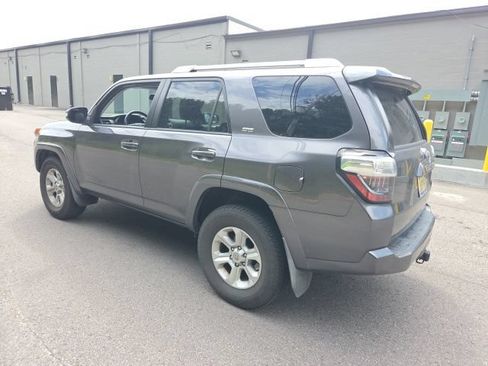 Used 2016 Toyota 4Runner SR5 Premium RWD image 5