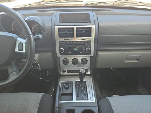 Used 2007 Dodge Nitro SLT image 4