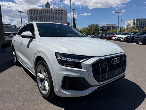 Used 2023 Audi Q8 Premium w/ Convenience Package AWD/4WD image 3