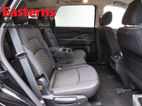 Used 2025 Nissan Pathfinder SV FWD image 24
