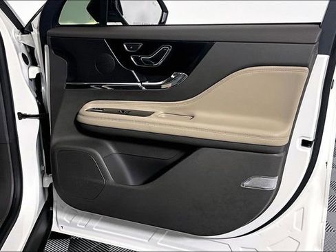 Used 2023 Lincoln Corsair Reserve FWD image 22