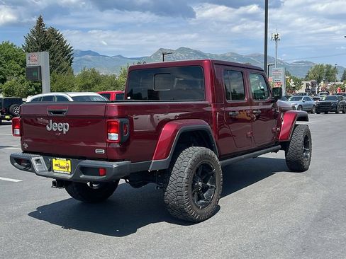 Used 2022 Jeep Gladiator Overland w/ Popular Equipment Package AWD/4WD image 5