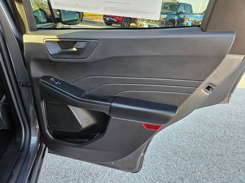 Used 2025 Ford Escape Active image 28