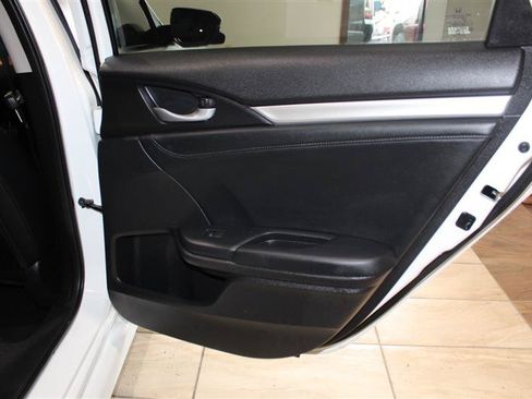 Used 2017 Honda Civic Touring image 28