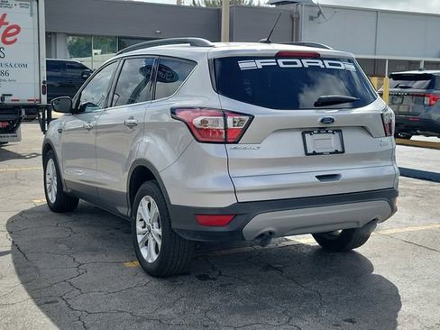 Used 2018 Ford Escape SE image 3