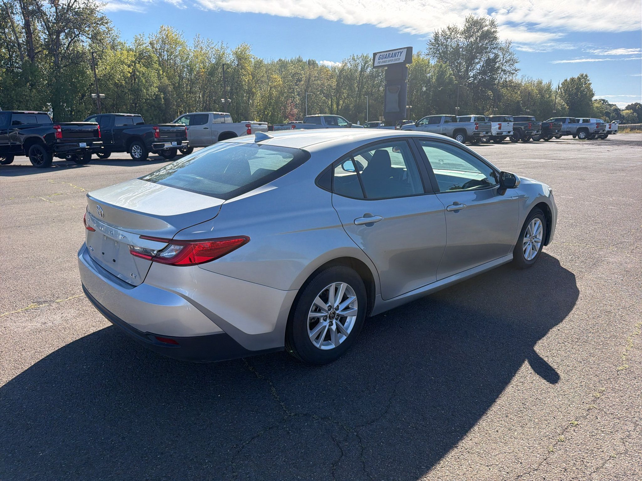 Used 2025 Toyota Camry LE FWD image 5