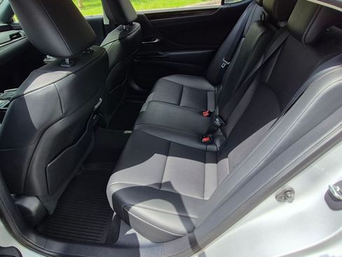 Used 2021 Lexus ES 350 w/ Premium Package FWD image 17