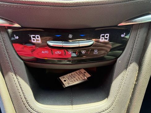 Used 2020 Cadillac XT5 Luxury FWD image 15
