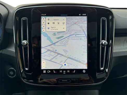 Certified 2025 Volvo XC40 B5 Plus image 20