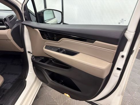 Used 2019 Honda Odyssey Elite image 16