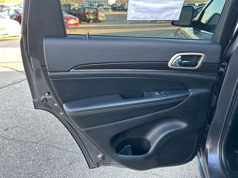 Used 2015 Jeep Grand Cherokee Limited w/ Luxury Group II image 13