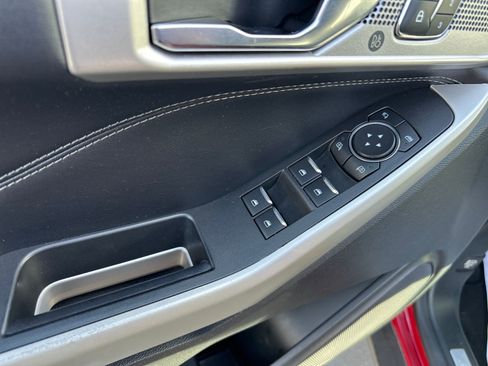 Used 2020 Ford Explorer Limited w/ Class III Trailer Tow Package image 21