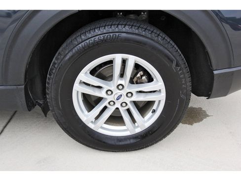 Used 2023 Ford Explorer XLT RWD image 30