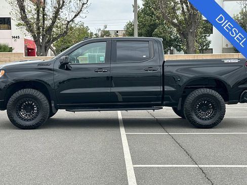 Used 2025 Chevrolet Silverado 1500 LT Trail Boss w/ LPO, Dark Essentials Package AWD/4WD image 7
