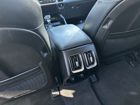 Used 2023 Kia Sorento S image 23