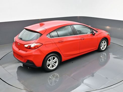 Used 2018 Chevrolet Cruze LT w/ Convenience Package FWD image 22